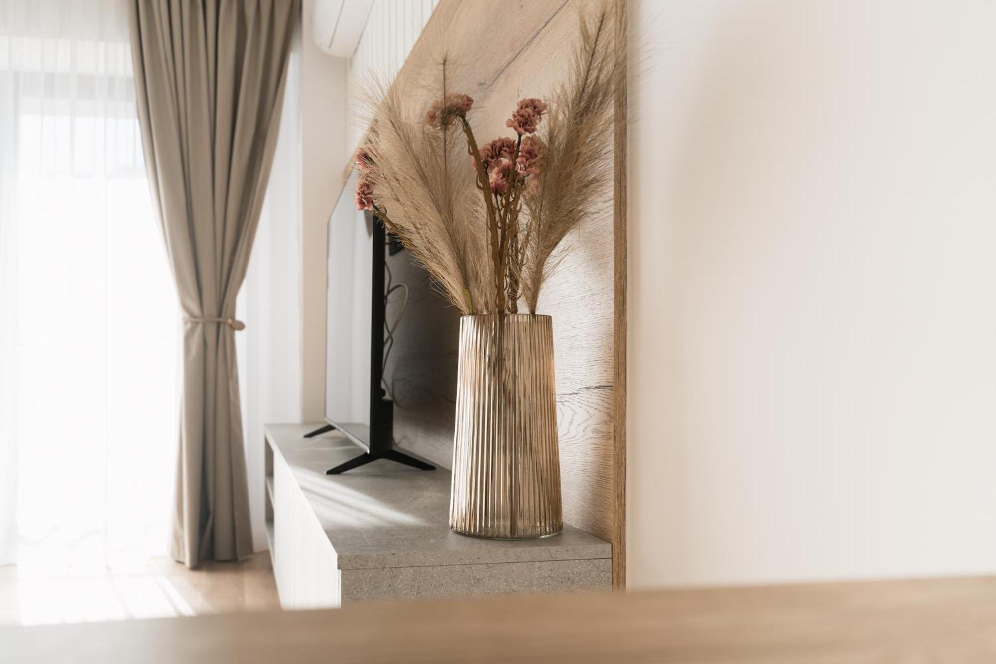 Flow Apartment 1 Bedroom With Parking Cluj-Napoca Ngoại thất bức ảnh